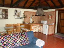 Das Ferienhaus El Patio de Naranjo in Granadilla Teneriffa Sd. Wohnzimmer mit Kchenzeile